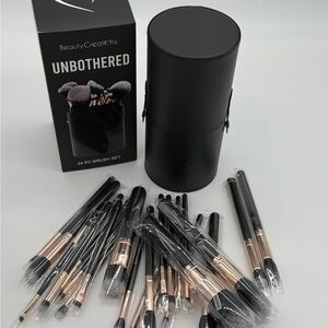 Beauty Creations Unbothered Brush Set - Black and Rose Gold